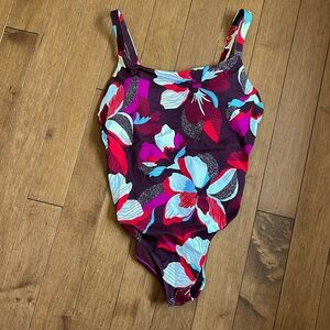 Athleta swimsuit size M